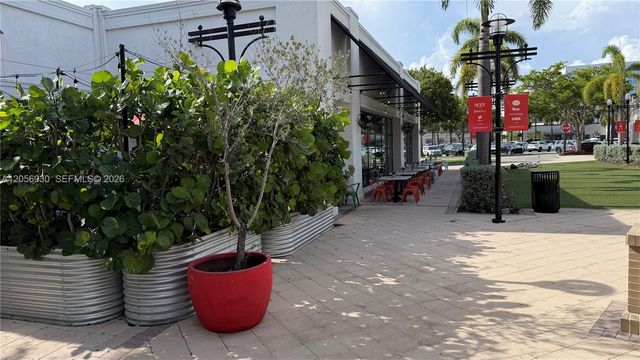 2775 NE 187th St 316, Aventura, FL 33180