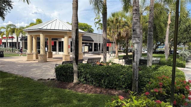 2775 NE 187th St 316, Aventura, FL 33180