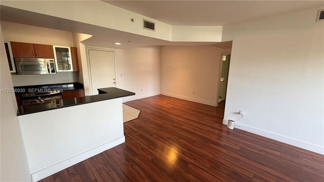 2775 NE 187th St 316, Aventura, FL 33180