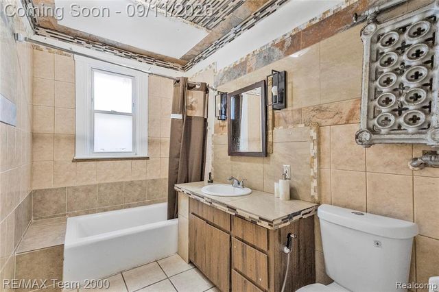 1952 Edwin Street, Hamtramck, MI 48212