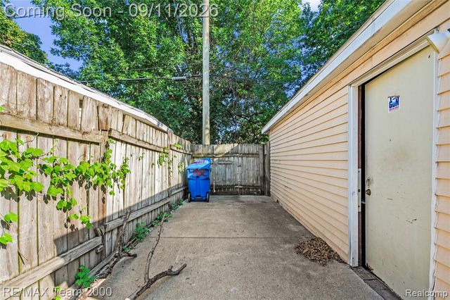 1952 Edwin Street, Hamtramck, MI 48212