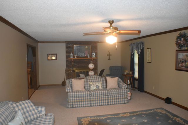 149 Childress Rd, Fayetteville, TN 37334