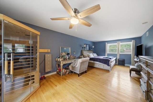 626 E Golf Road, Libertyville, IL 60048