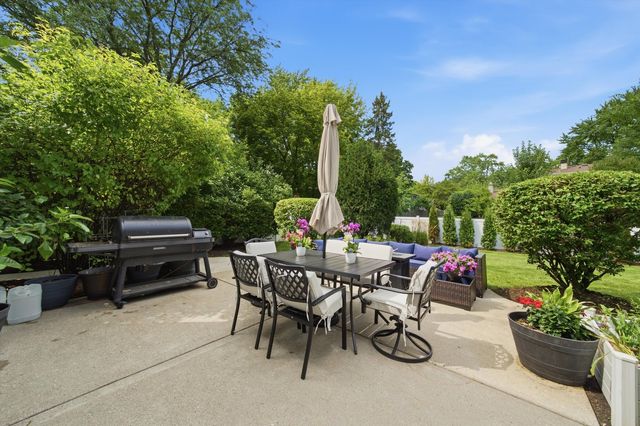626 E Golf Road, Libertyville, IL 60048