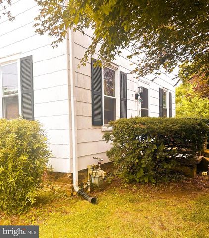 218 E 2ND ST, Avondale, PA 19311