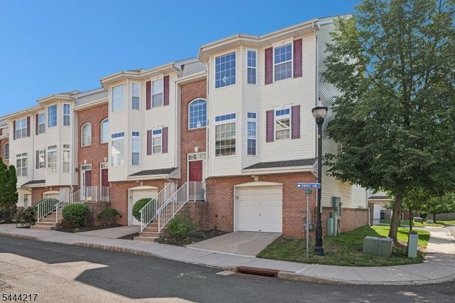 1366 Genovese Ln, Rahway City, NJ 07065