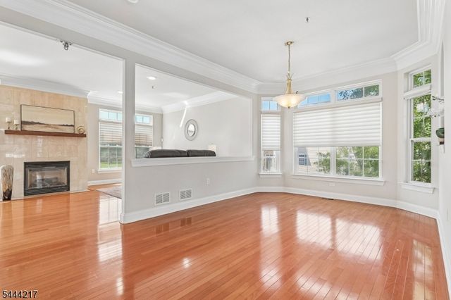 1366 Genovese Ln, Rahway City, NJ 07065