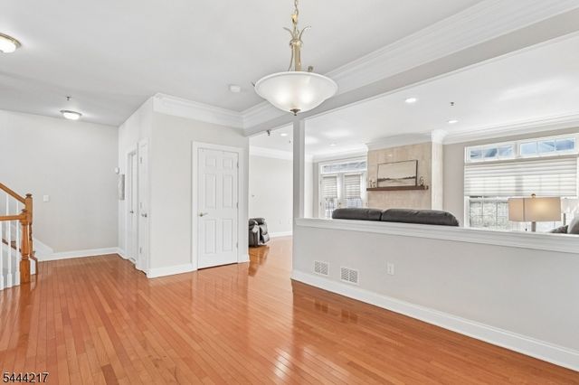 1366 Genovese Ln, Rahway City, NJ 07065