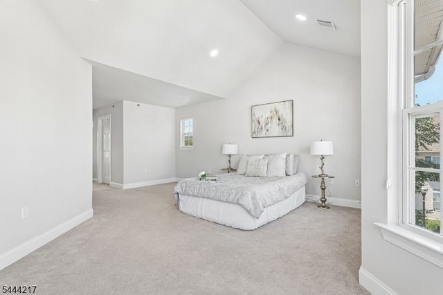 1366 Genovese Ln, Rahway City, NJ 07065