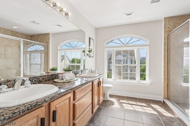 1366 Genovese Ln, Rahway City, NJ 07065