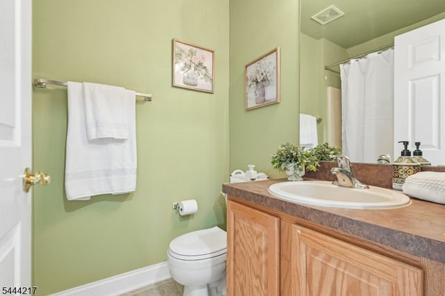 1366 Genovese Ln, Rahway City, NJ 07065