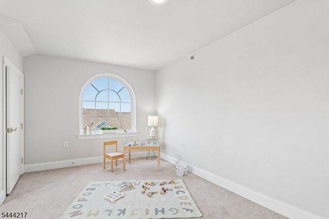1366 Genovese Ln, Rahway City, NJ 07065