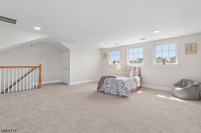 1366 Genovese Ln, Rahway City, NJ 07065