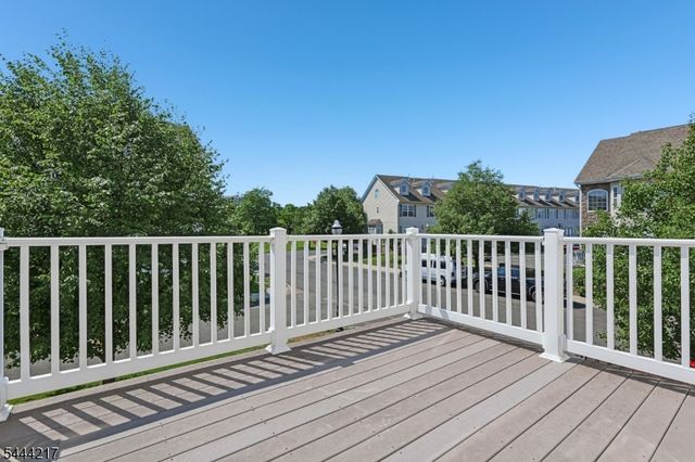 1366 Genovese Ln, Rahway City, NJ 07065