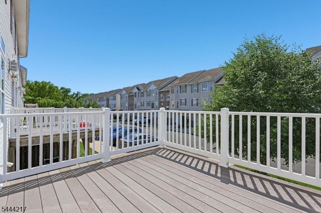 1366 Genovese Ln, Rahway City, NJ 07065