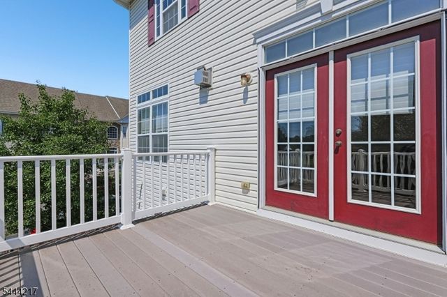 1366 Genovese Ln, Rahway City, NJ 07065