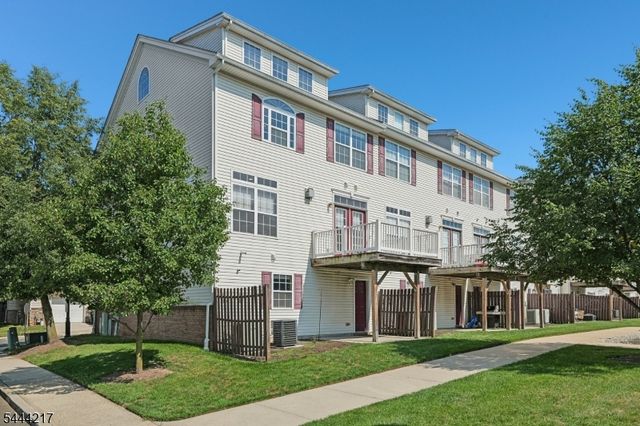 1366 Genovese Ln, Rahway City, NJ 07065