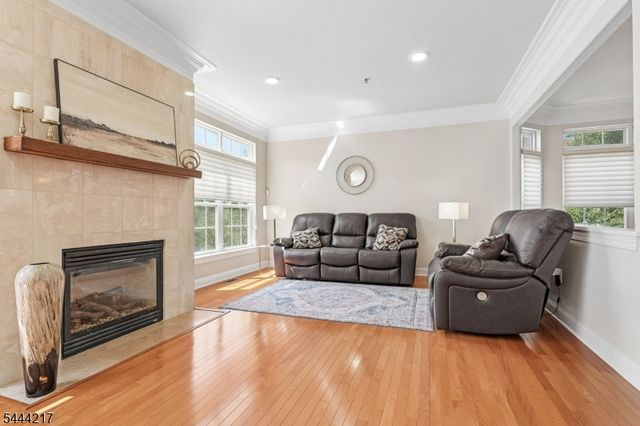 1366 Genovese Ln, Rahway City, NJ 07065