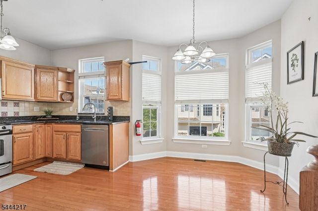 1366 Genovese Ln, Rahway City, NJ 07065