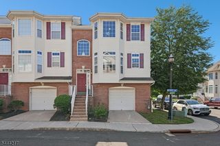 1366 Genovese Ln, Rahway City, NJ 07065