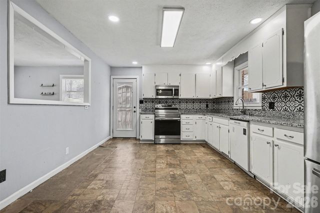 2230 Kenwood Drive, Kannapolis, NC 28081