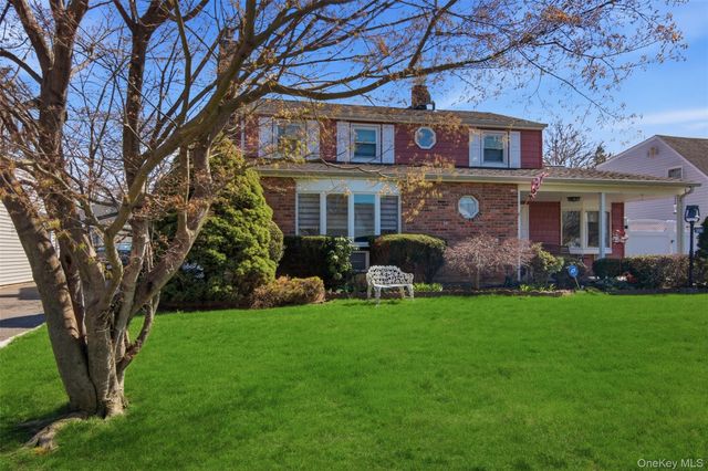 268 Curtis Avenue, Carle Place, NY 11514