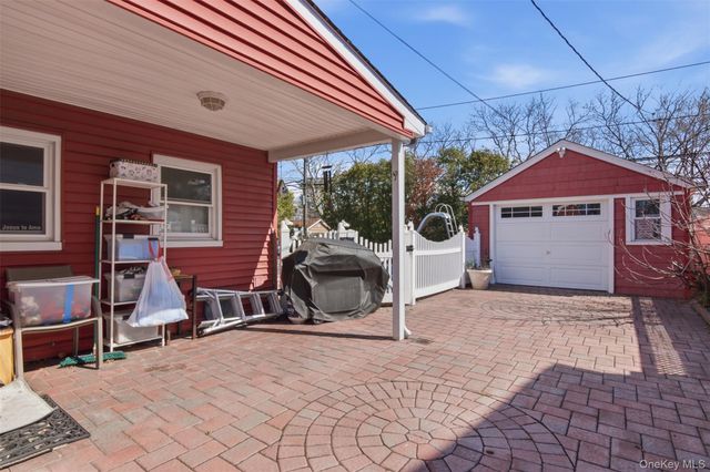 268 Curtis Avenue, Carle Place, NY 11514