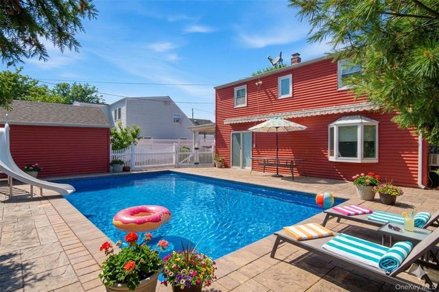 268 Curtis Avenue, Carle Place, NY 11514