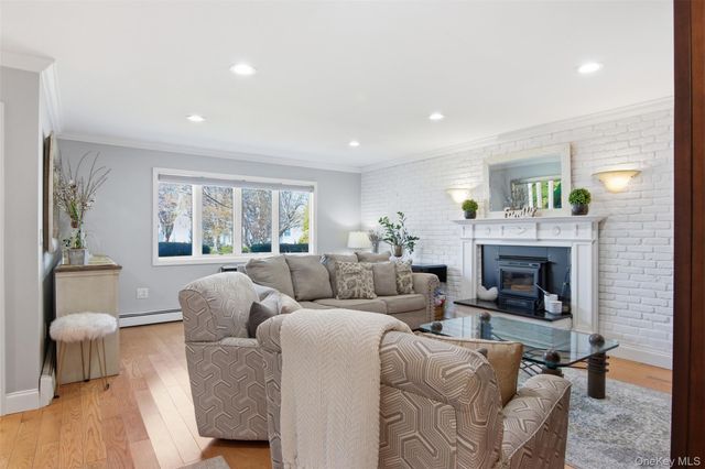 268 Curtis Avenue, Carle Place, NY 11514