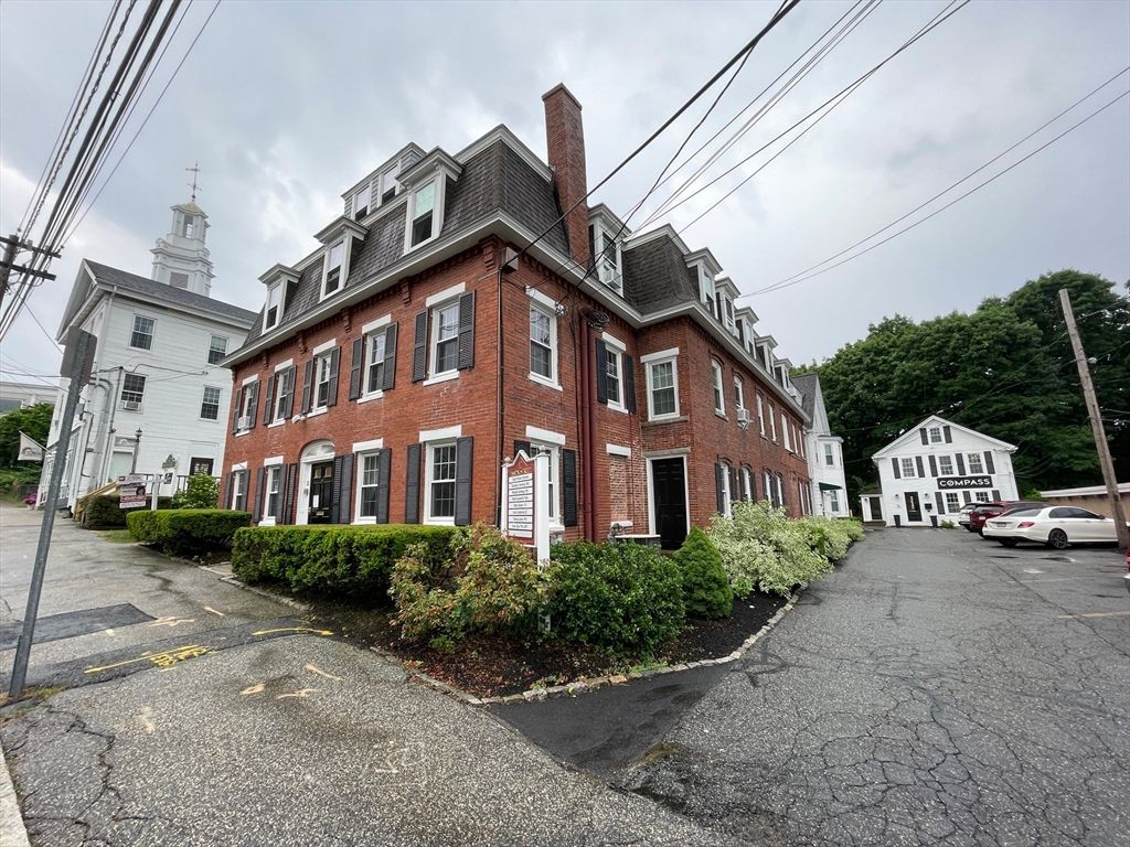 12 Essex Street 6, Andover, MA 01810