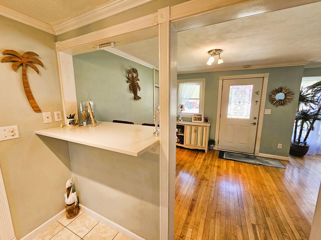 Image 20 of property listing at 2 Lincoln Drive, Mt Vernon, IL 62864