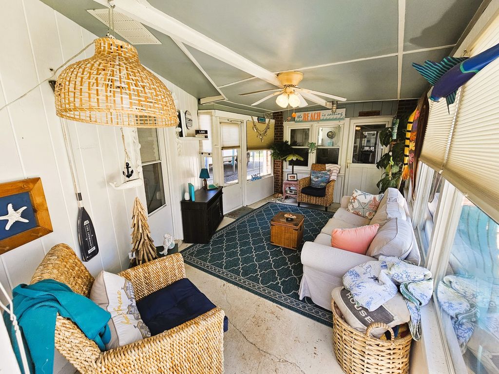 Image 24 of property listing at 2 Lincoln Drive, Mt Vernon, IL 62864