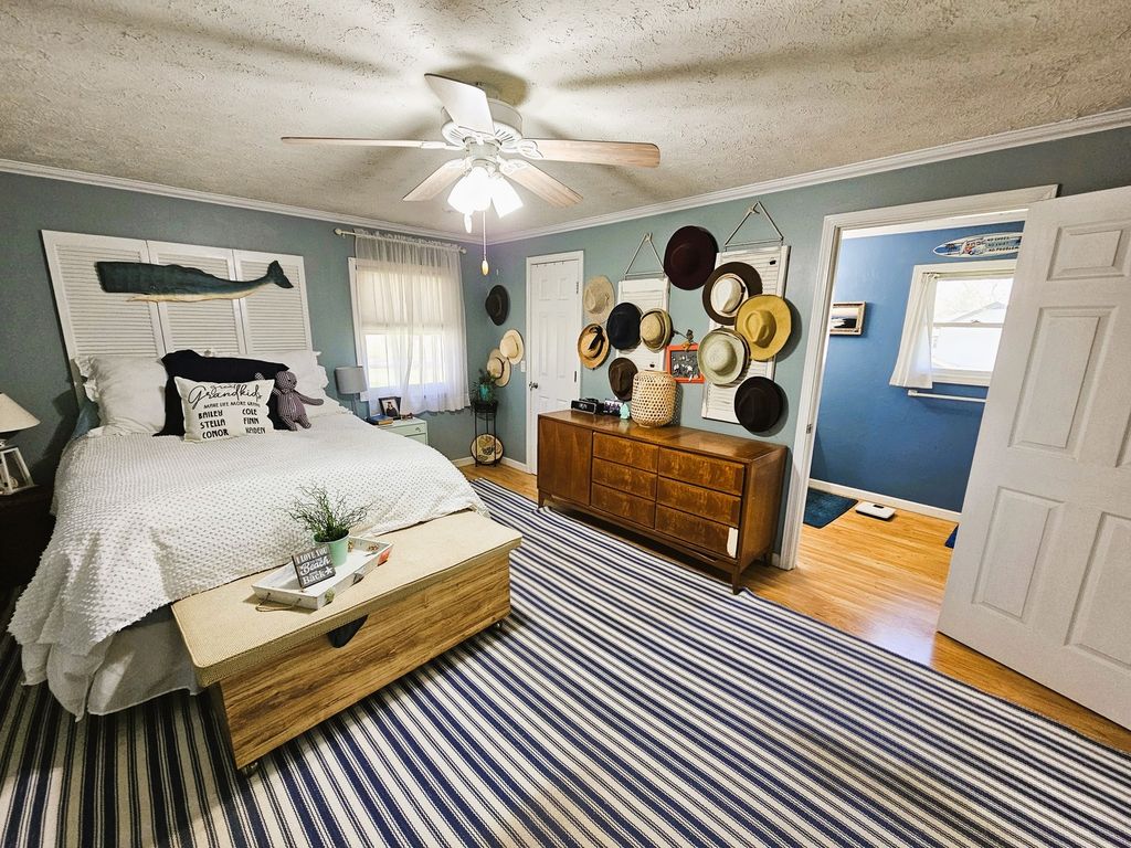 Image 26 of property listing at 2 Lincoln Drive, Mt Vernon, IL 62864