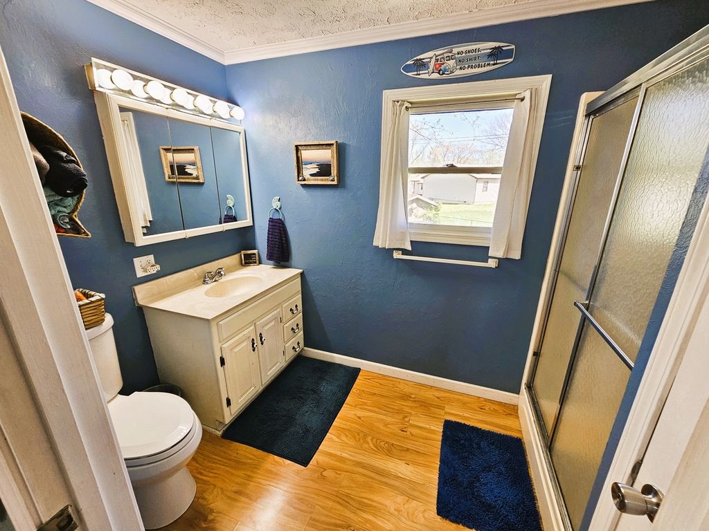 Image 27 of property listing at 2 Lincoln Drive, Mt Vernon, IL 62864