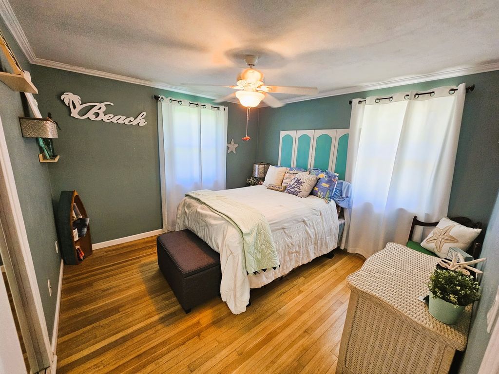 Image 29 of property listing at 2 Lincoln Drive, Mt Vernon, IL 62864