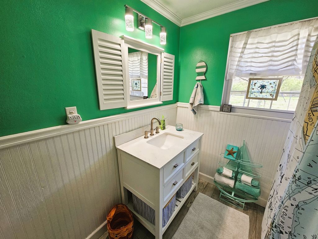 Image 32 of property listing at 2 Lincoln Drive, Mt Vernon, IL 62864