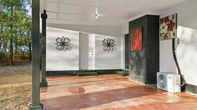 142 Hemlock Road, Defuniak Springs, FL 32435