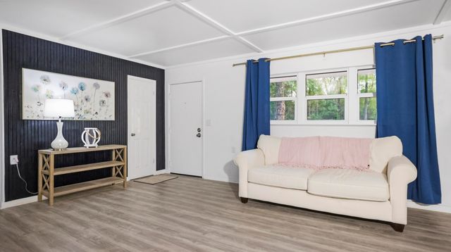 142 Hemlock Road, Defuniak Springs, FL 32435