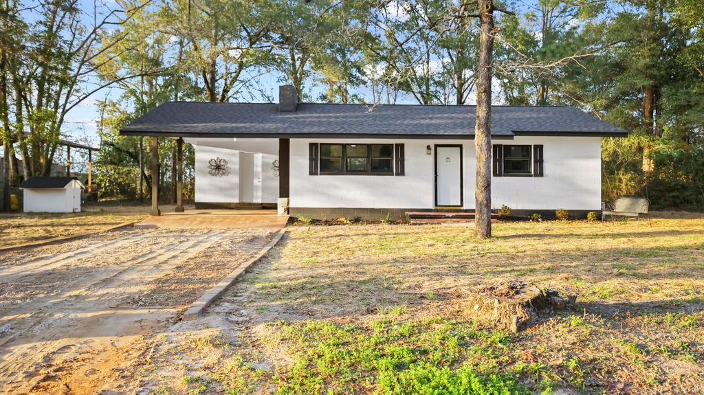 142 Hemlock Road, Defuniak Springs, FL 32435