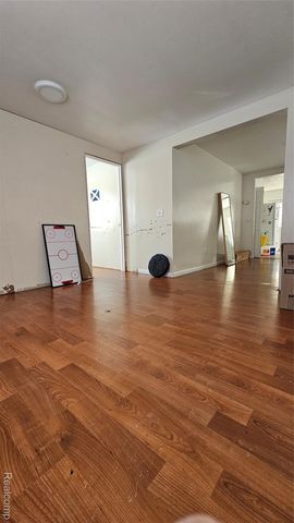 4392 E Coldwater Road, Genesee Charter Township, MI 48506