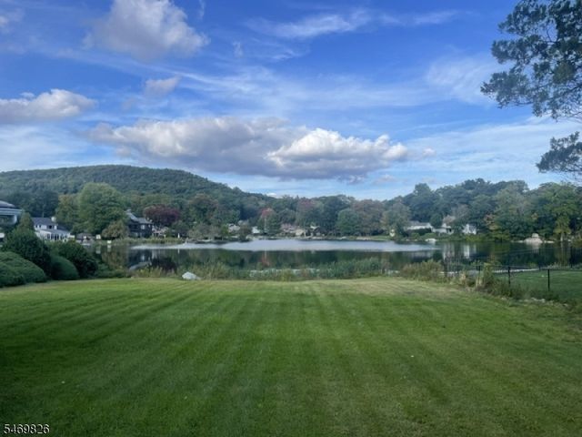 313 High Crest Dr, West Milford Twp., NJ 07480