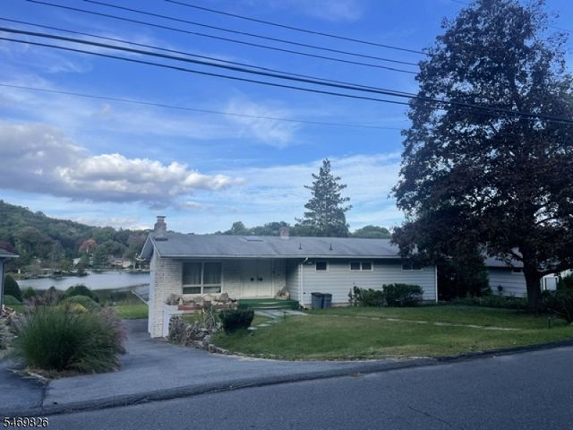 313 High Crest Dr, West Milford Twp., NJ 07480
