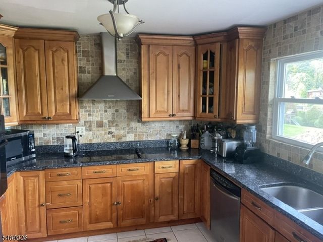313 High Crest Dr, West Milford Twp., NJ 07480