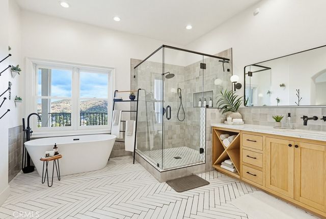 12344 Circula Panorama, Santa Ana, CA 92705