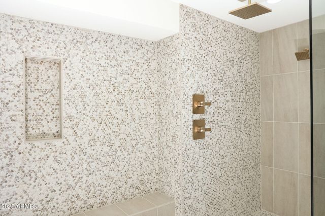 7716 W JOHN CABOT Road, Glendale, AZ 85308