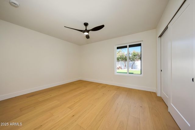 7716 W JOHN CABOT Road, Glendale, AZ 85308