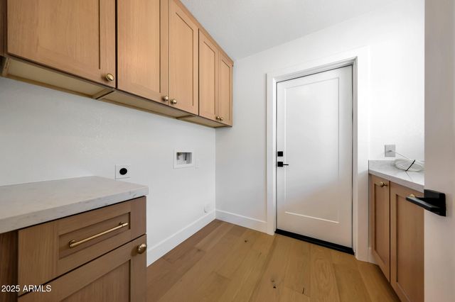 7716 W JOHN CABOT Road, Glendale, AZ 85308