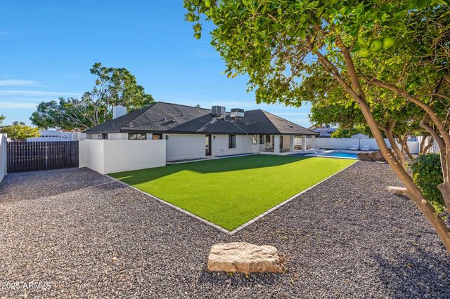 7716 W JOHN CABOT Road, Glendale, AZ 85308