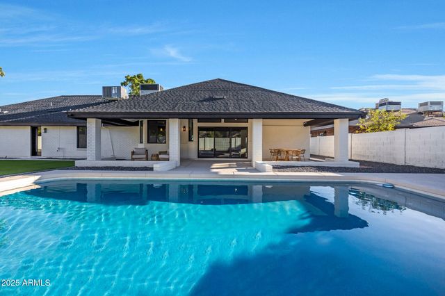 7716 W JOHN CABOT Road, Glendale, AZ 85308