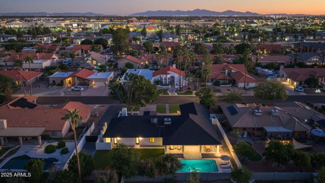 7716 W JOHN CABOT Road, Glendale, AZ 85308